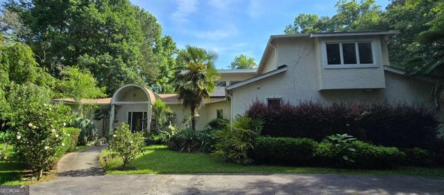 2742 SW Cliffview Drive SW, Lilburn, GA 30047