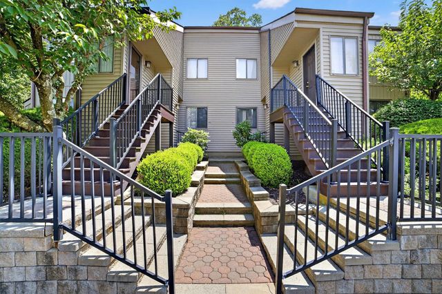 14 Steven Drive 1, Ossining, NY 10562