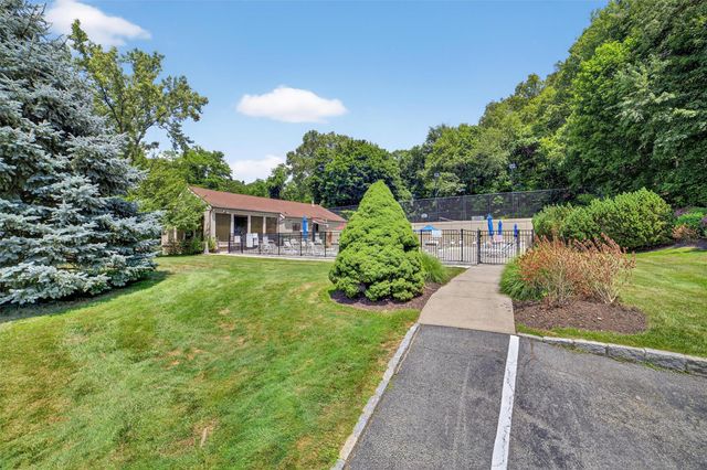 14 Steven Drive 1, Ossining, NY 10562