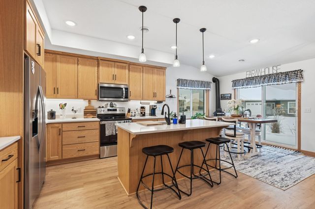 511 Southfork Circle SE, Hutchinson, MN 55350