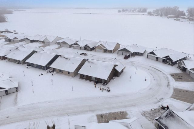 511 Southfork Circle SE, Hutchinson, MN 55350