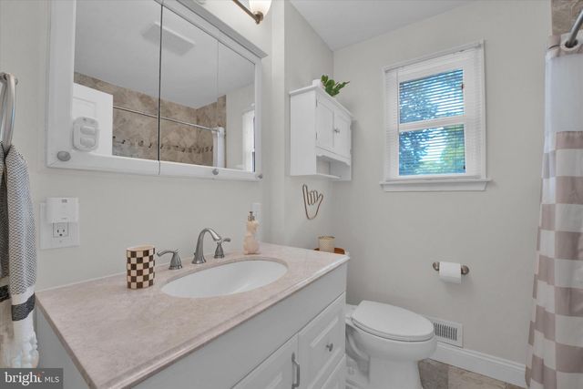 1019 HOWARD RD, Warminster, PA 18974