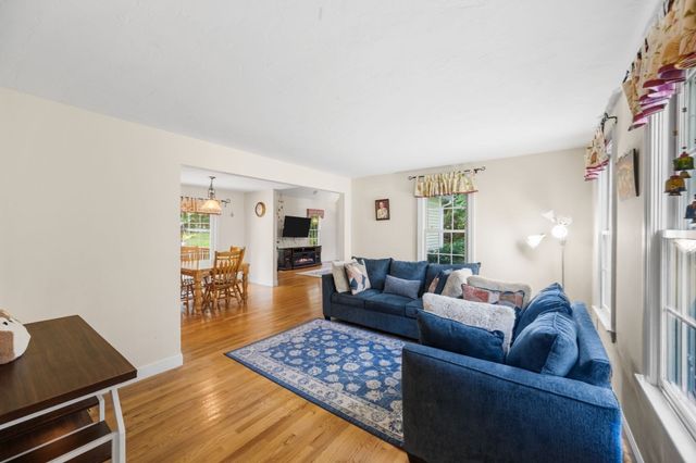 101 Schoolhouse Ln, Boxborough, MA 01719