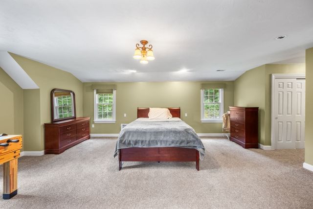 101 Schoolhouse Ln, Boxborough, MA 01719