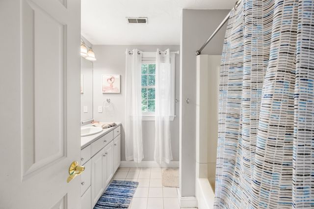 101 Schoolhouse Ln, Boxborough, MA 01719