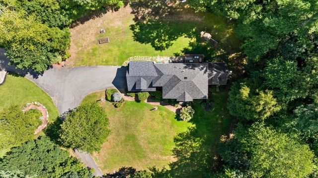 101 Schoolhouse Ln, Boxborough, MA 01719