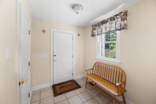 101 Schoolhouse Ln, Boxborough, MA 01719