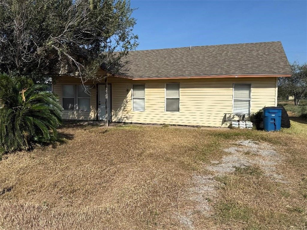 106 Marilyn Dr, Gregory, TX 78359 — photo 3