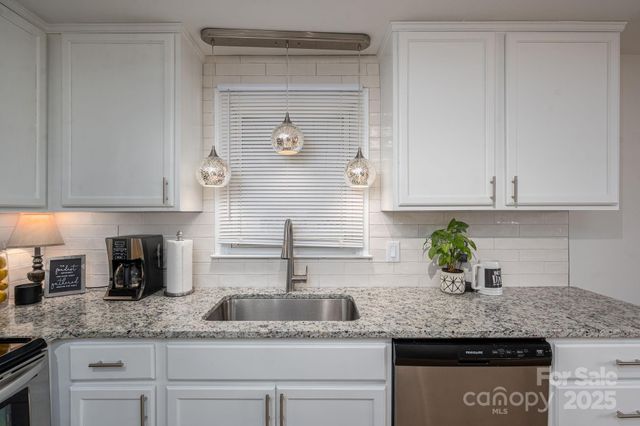 164 8th Avenue SW, Conover, NC 28613