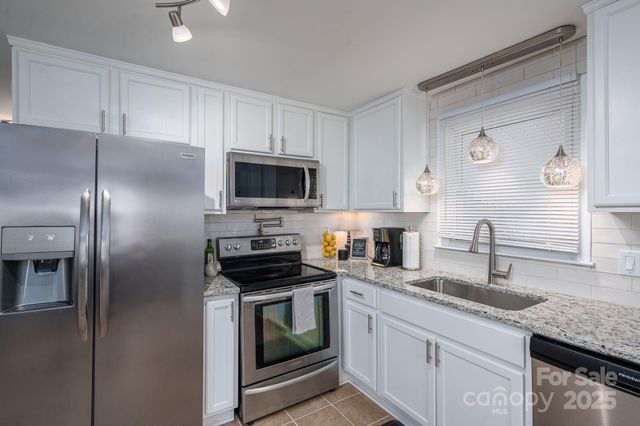 164 8th Avenue SW, Conover, NC 28613