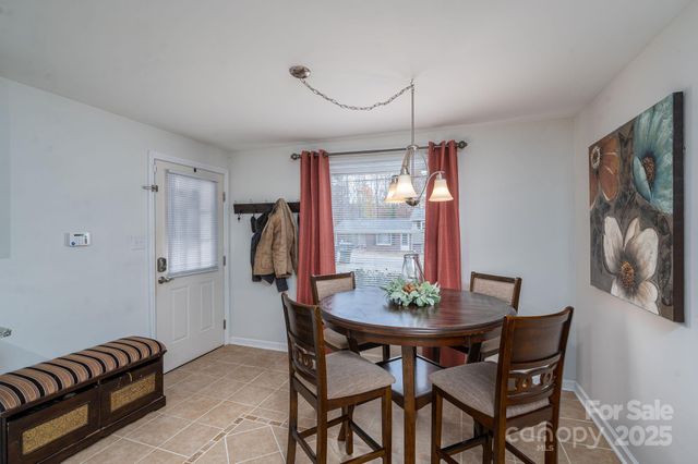 164 8th Avenue SW, Conover, NC 28613