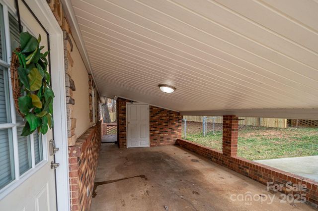 164 8th Avenue SW, Conover, NC 28613