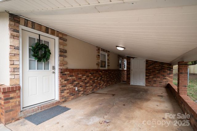 164 8th Avenue SW, Conover, NC 28613