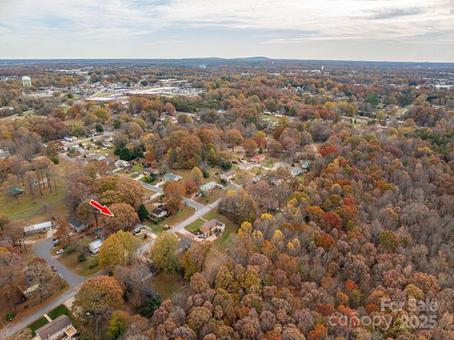 164 8th Avenue SW, Conover, NC 28613