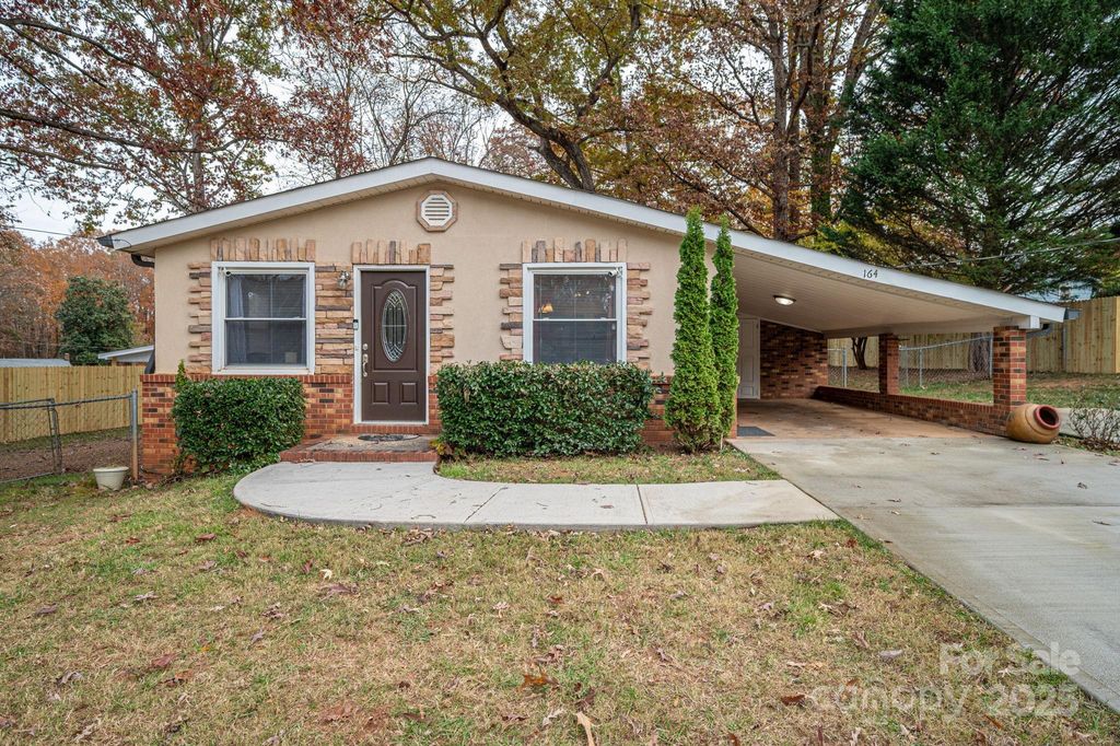 164 8th Avenue SW, Conover, NC 28613