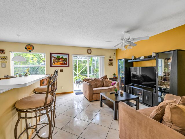 6887 Willow Creek Run, Lake Worth, FL 33463