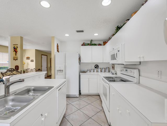 6887 Willow Creek Run, Lake Worth, FL 33463