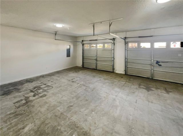 180 Honeysuckle SE Drive, Calhoun, GA 30701