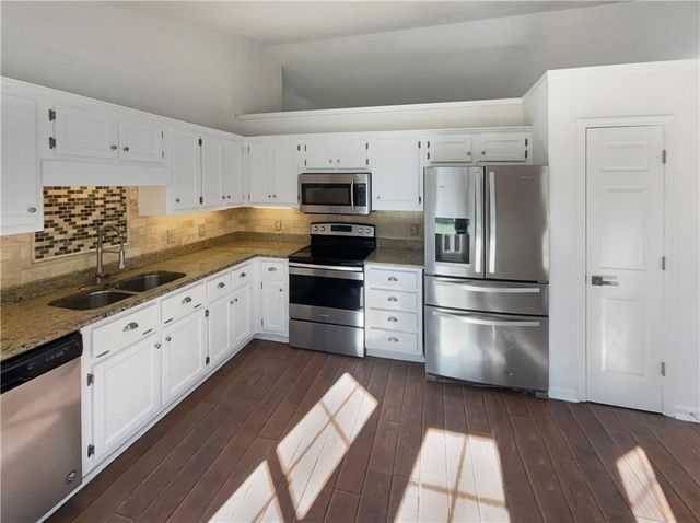 180 Honeysuckle SE Drive, Calhoun, GA 30701