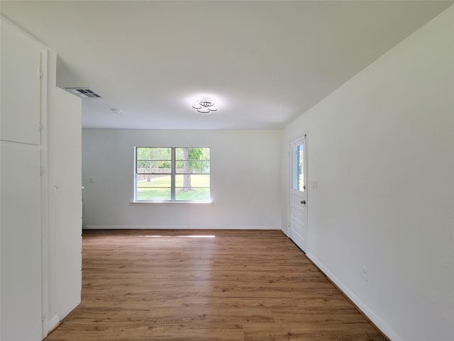 2605 W Dumble Street, Alvin, TX 77511
