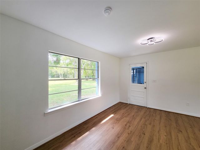 2605 W Dumble Street, Alvin, TX 77511