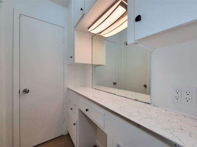 2605 W Dumble Street, Alvin, TX 77511