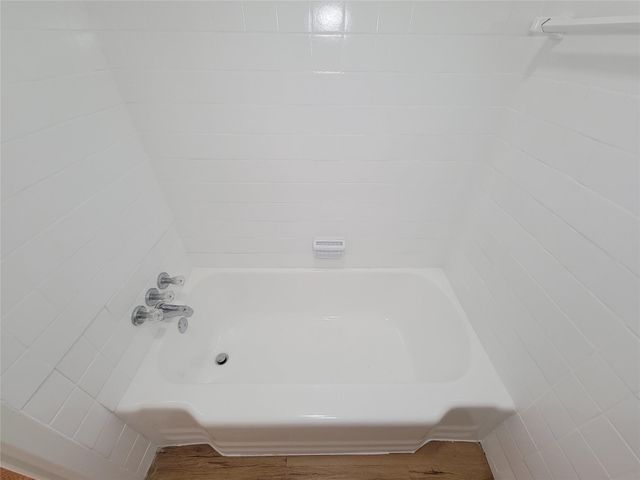 2605 W Dumble Street, Alvin, TX 77511