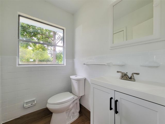 2605 W Dumble Street, Alvin, TX 77511