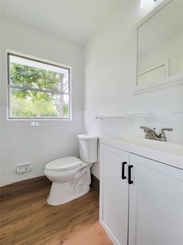 2605 W Dumble Street, Alvin, TX 77511