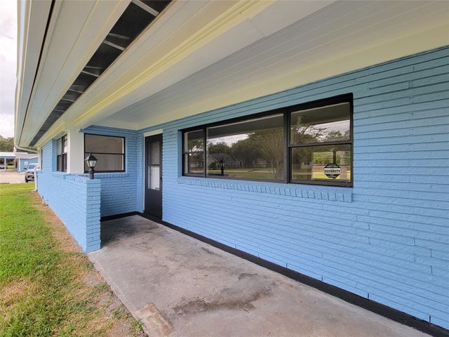 2605 W Dumble Street, Alvin, TX 77511