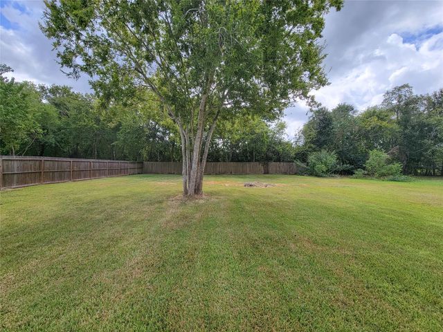 2605 W Dumble Street, Alvin, TX 77511