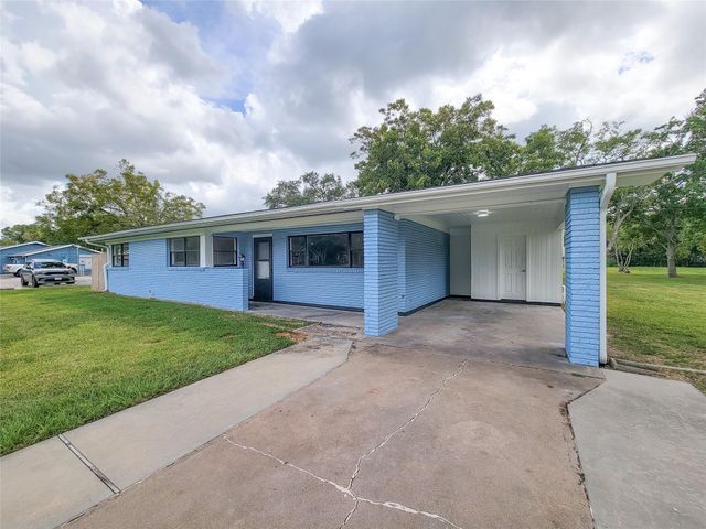 2605 W Dumble Street, Alvin, TX 77511