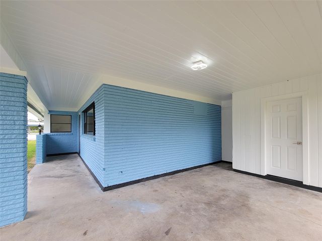 2605 W Dumble Street, Alvin, TX 77511