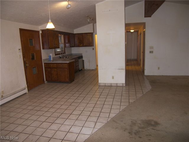 13717 Caves Road, Novelty, OH 44072