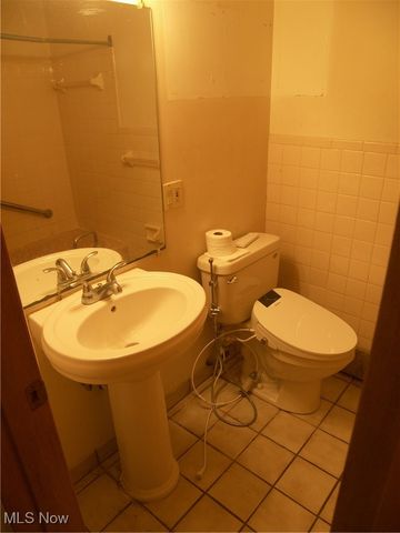 13717 Caves Road, Novelty, OH 44072