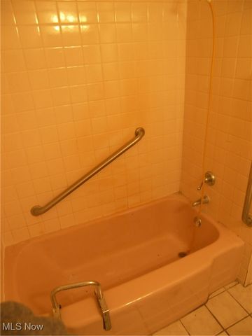 13717 Caves Road, Novelty, OH 44072