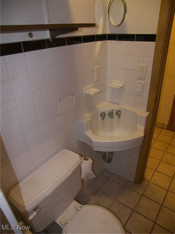 13717 Caves Road, Novelty, OH 44072