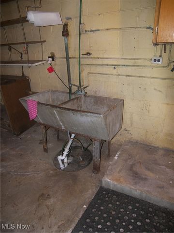 13717 Caves Road, Novelty, OH 44072