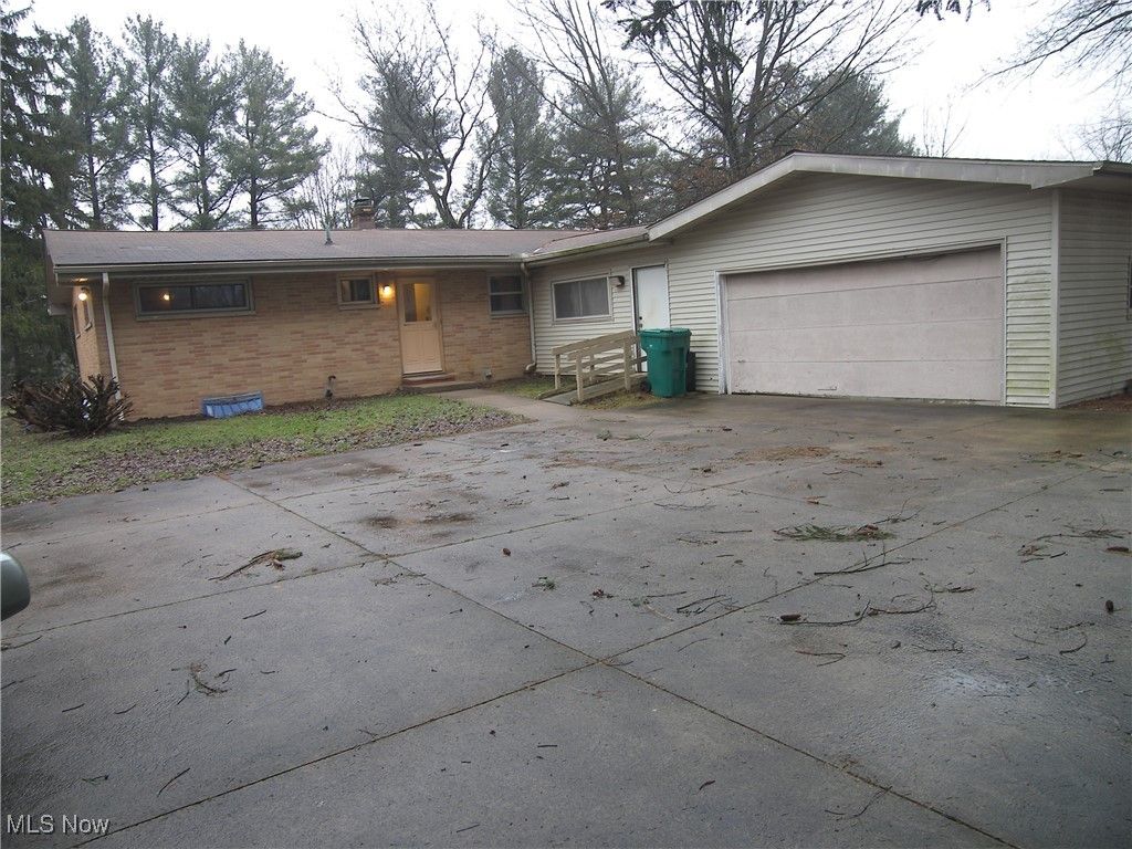 13717 Caves Road, Novelty, OH 44072