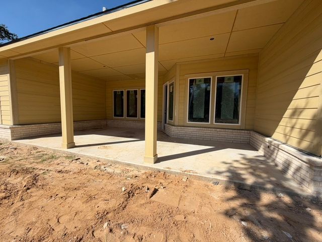 121 Oak Grove Way, Springtown, TX 76082