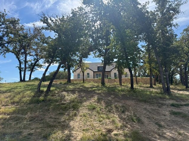 121 Oak Grove Way, Springtown, TX 76082