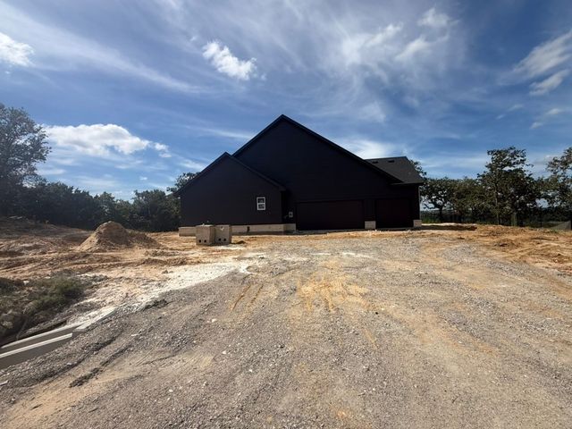 121 Oak Grove Way, Springtown, TX 76082