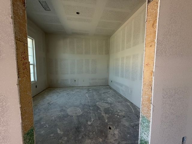 121 Oak Grove Way, Springtown, TX 76082