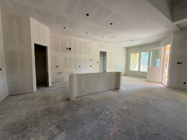 121 Oak Grove Way, Springtown, TX 76082