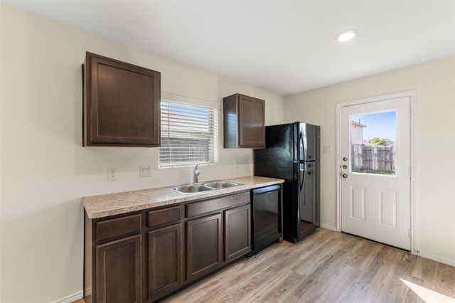 8635 Wooster Trails Drive, Baytown, TX 77521