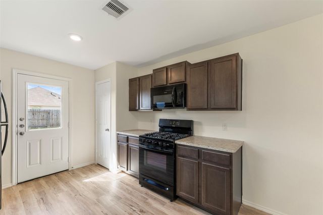 8635 Wooster Trails Drive, Baytown, TX 77521