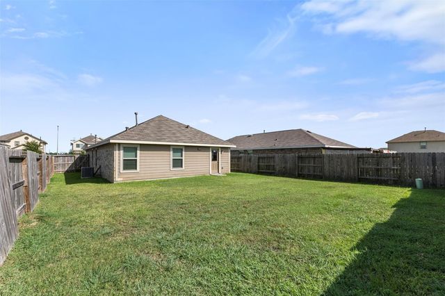 8635 Wooster Trails Drive, Baytown, TX 77521