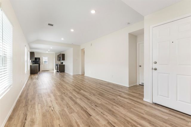 8635 Wooster Trails Drive, Baytown, TX 77521