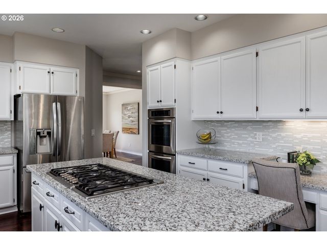 2055 RIDGE POINTE Dr, Lake Oswego, OR 97034
