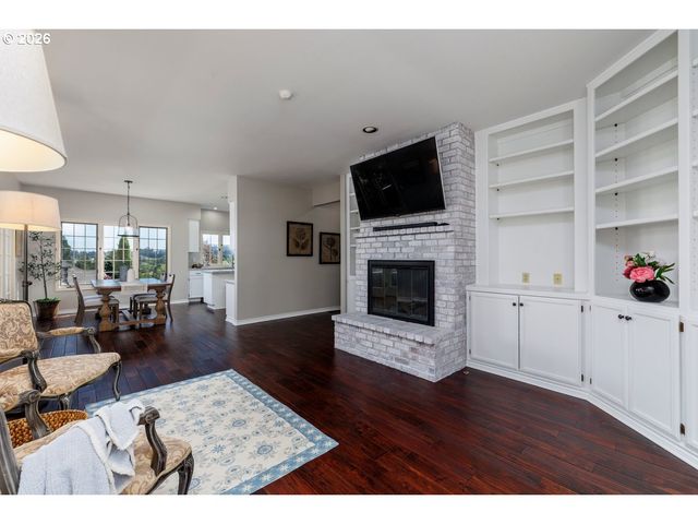2055 RIDGE POINTE Dr, Lake Oswego, OR 97034
